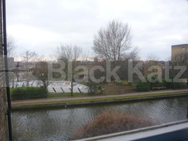 			Overlooking Canal!, 2 Bedroom, 1 bath, 1 reception Flat			 Hormead Road, Westbourne Park